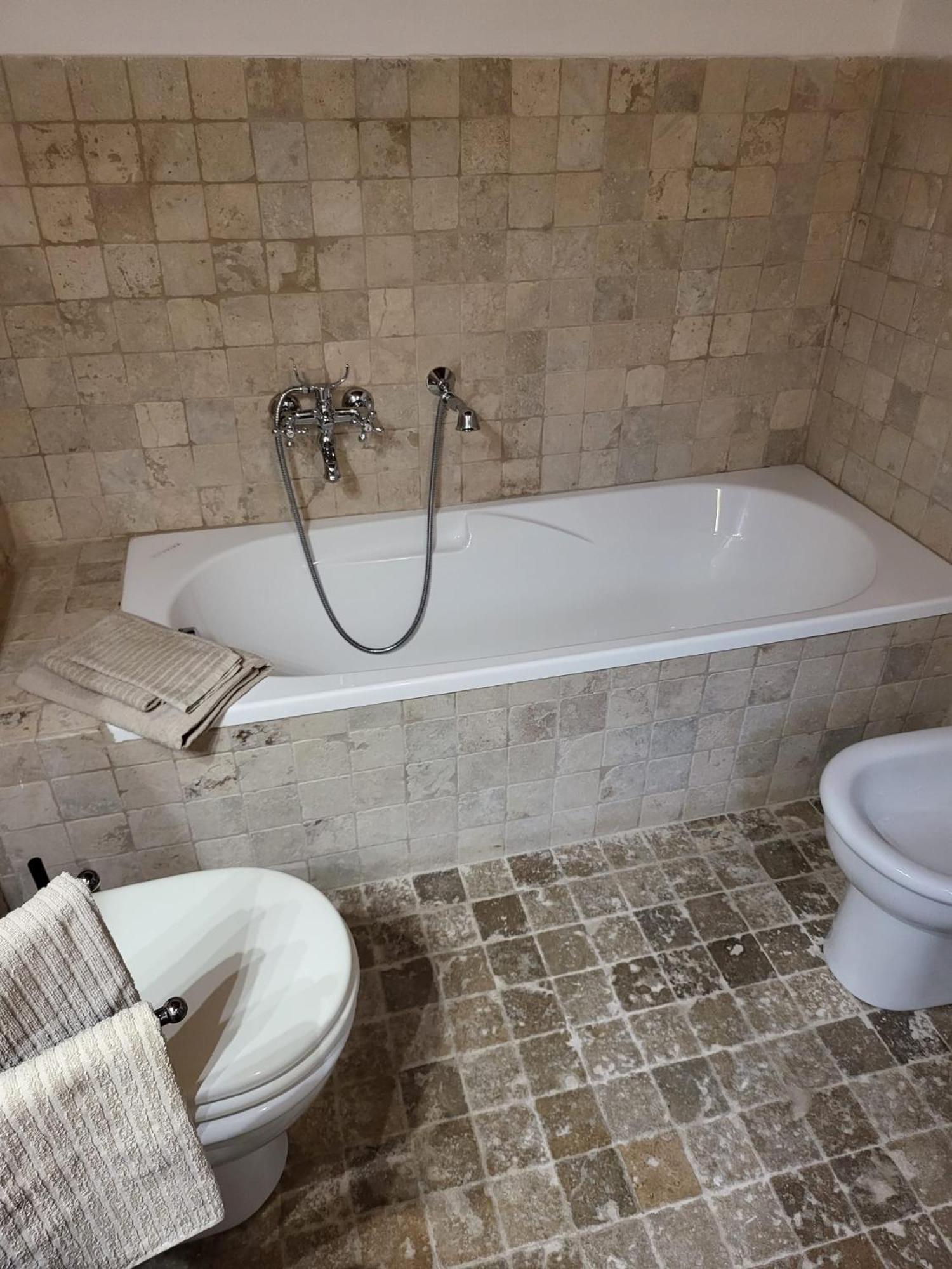 La Villa Apartments: Convenient Sardinia & Corsica Base Livorno Exterior photo